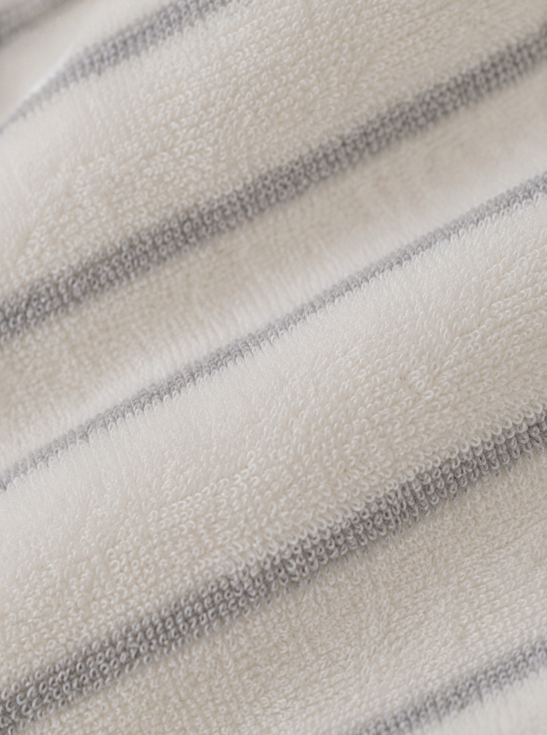 Die Nest Robe